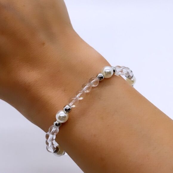 Wool + Pepper Co. Jewelry - NWT Wool + Pepper Co. Clear & Silver Bracelet